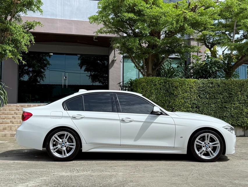 2019 BMW 320D MSPORT ( แท้ ) รถมือเดียวออกป้ายแดง รถวิ่งน้อย เข้าศูนย์ทุกระยะ รถไม่เคยมีอุบัติเหตุครับ 2