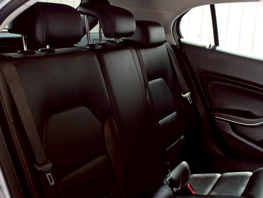Benz Gla200 ปี17 12