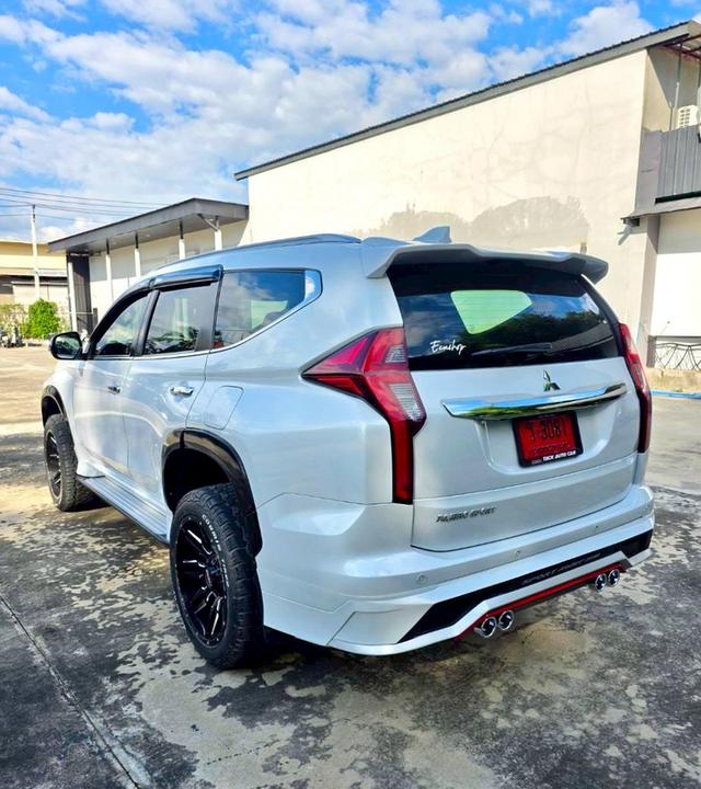 MITSUBISHI PAJERO SPORT 2.4 GT PREMIUM 2WD AT สีขาว ปี 2020 ไมล์ 79,000กม.
