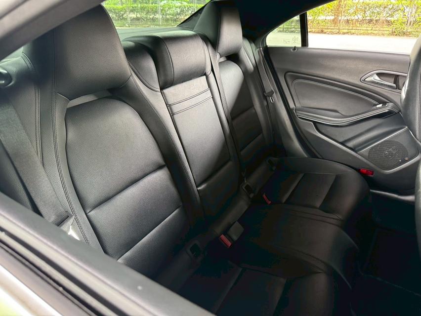 ขายรถ Benz CLA180 W117 ปี 2016 สีดำ เกียร์ออโต้ 10