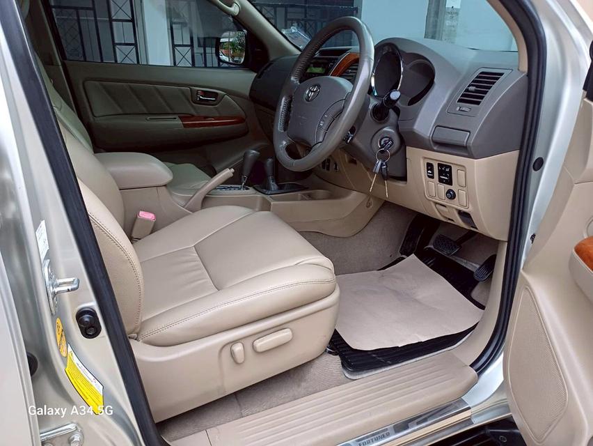 Toyota Fortuner 3.0 V 4WD A/T ปี2009 13