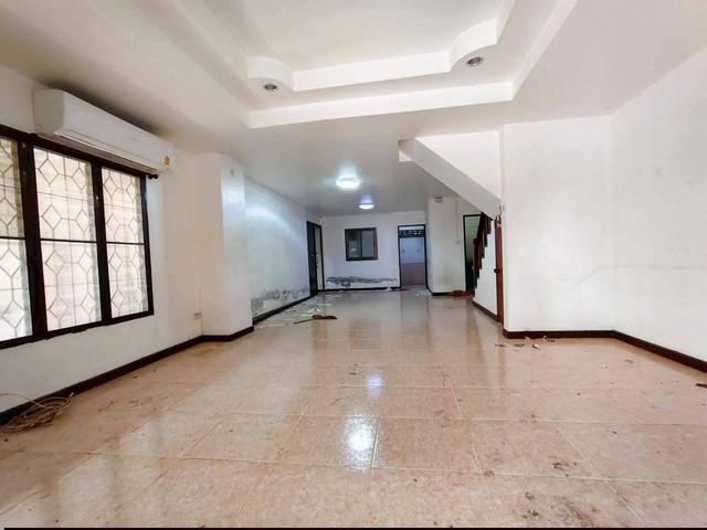 ขายบ้านสวยถูกอมตะชลบุรี หมู่บ้านแฟมิลี่ปาร์ค นาป่า 4ห้องนอน 2 ห้องน้ำ บนเนื้อที 38 ตรว. 4