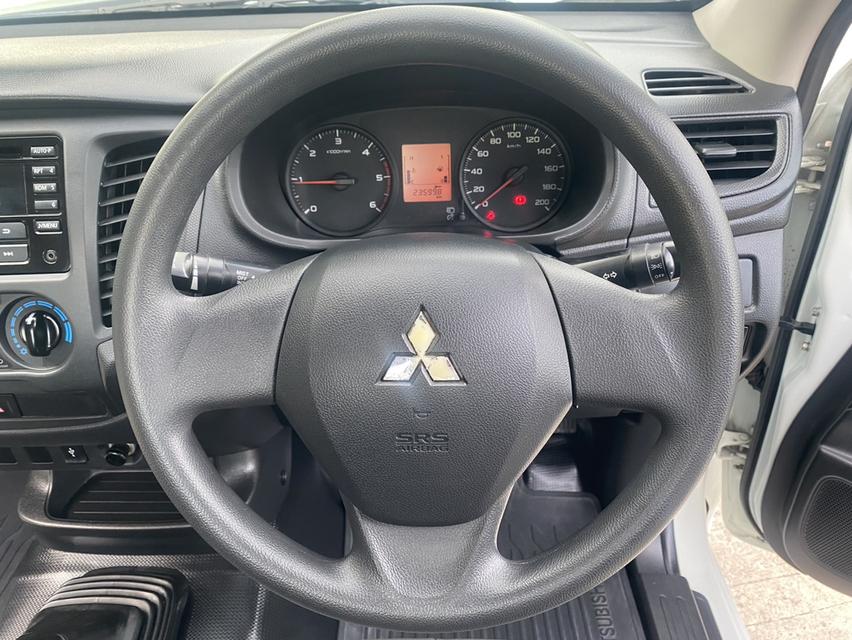 Mitsubishi Trition 2.5 cc GL ดีเชล,มือเดียว-ป้ายแดง รูปย่อยที่ 4