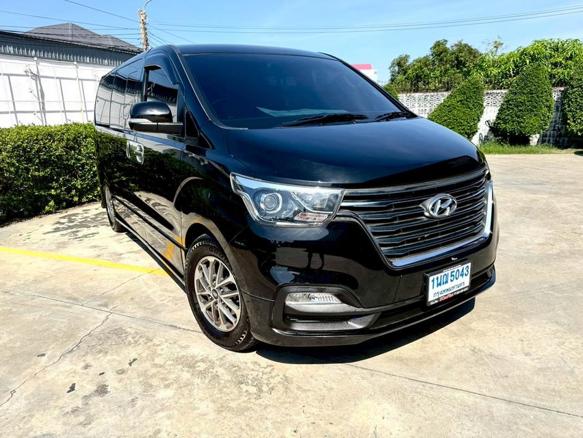 HYUNDAI H-1 2.5 Elite ปี2018 ไมล์น้อย 66,xxx โลแท้ เข้า 0 ตลอดรถบ้านมือเดียวป้ายแดง ยางใหม่ปี 25