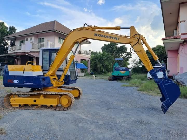 KOMATSU PC60-6 3