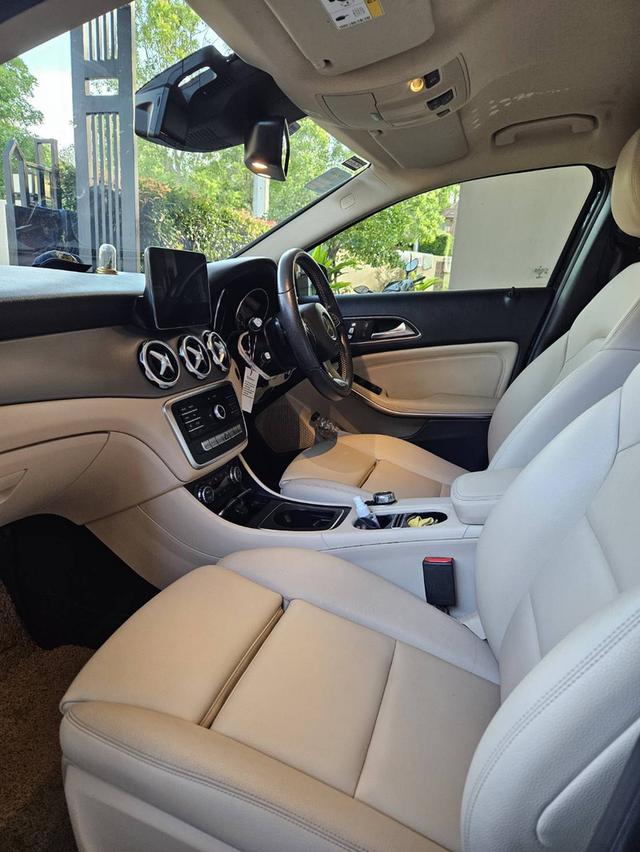 ขายรถยนต์ GLA200 ปี 19 ราคาดีสุด
