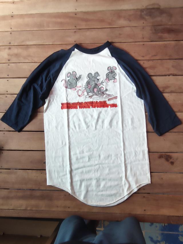 เสื้อยืด Vintage แขนสามส่วนสไตล์เบสบอล (Raglan Baseball T-shirt)