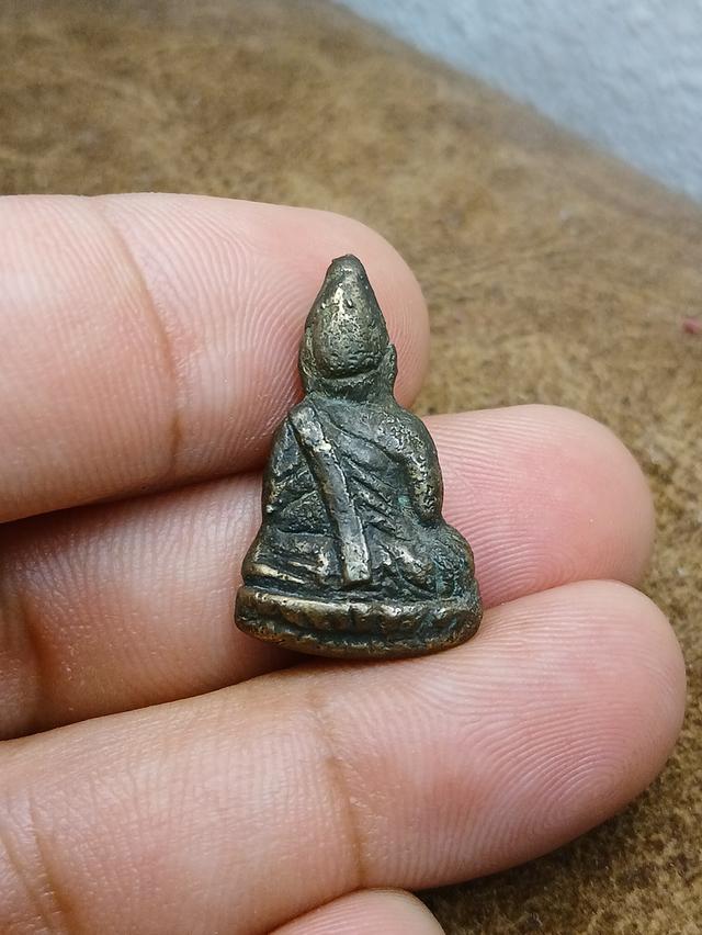 รูปหล่อโบราณ หลวงพ่อเพชร รูปที่ 2