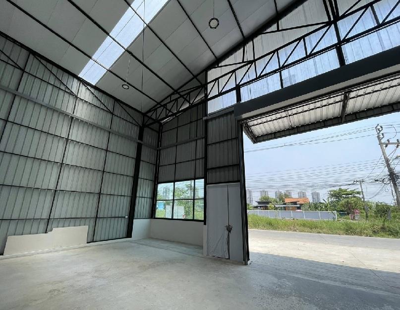 ให้เช่าโกดัง สภาพใหม่ พื้นที่โกดัง 857 ตารางเมตร / ซอยติวานนท์ ปากเกร็ด 34 ใกล้ Impact เมืองทองธานี 3