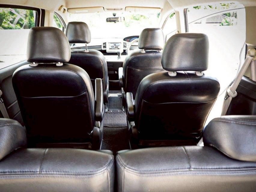Honda Freed 1.5 SE เกียร์ Auto สีขาวมุก ปี 2010 19