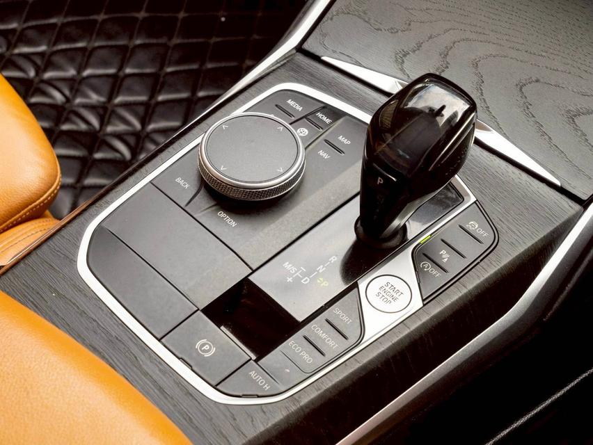 BMW 320Li Limousine Luxury ปีจด 2022 11