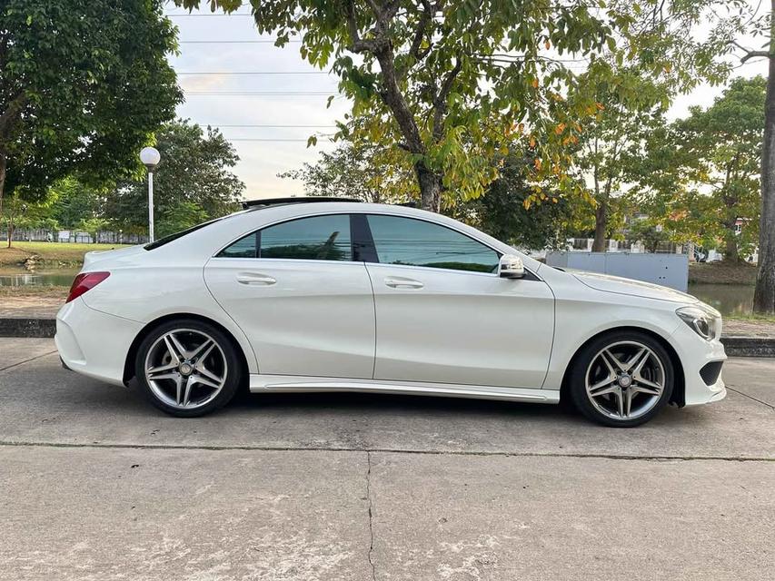 Mercedes-Benz CLK-Class สีขาว รถศูนย์ไทย สภาพสวย ปี 2015 2