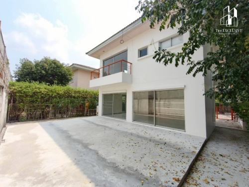 ขายบ้านเดี่ยว 2 ชั้น พร้อมอยู่ ทำเลวัชรพล 4