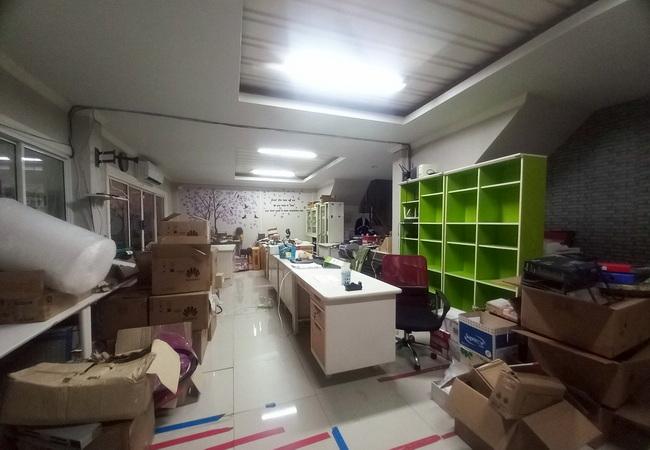 ขายทาวน์เฮ้าส์ หมู่บ้านรัชธานี 10 ซอยคู้บอน 27 เนื้อที่ 42.4 ตร.ว. 2 หลังตีทะลุ