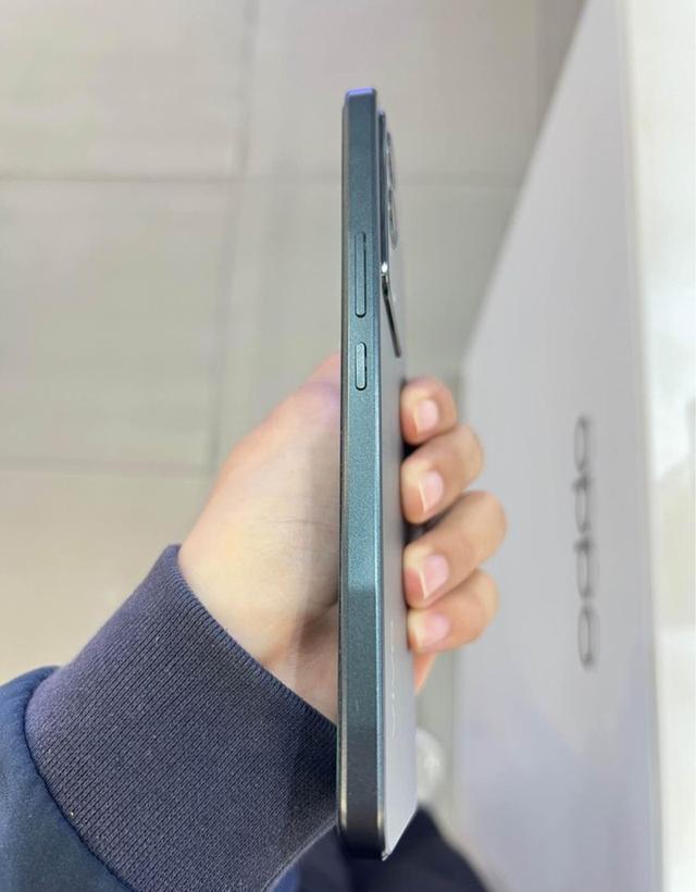 vivo v29e สี forest black  4