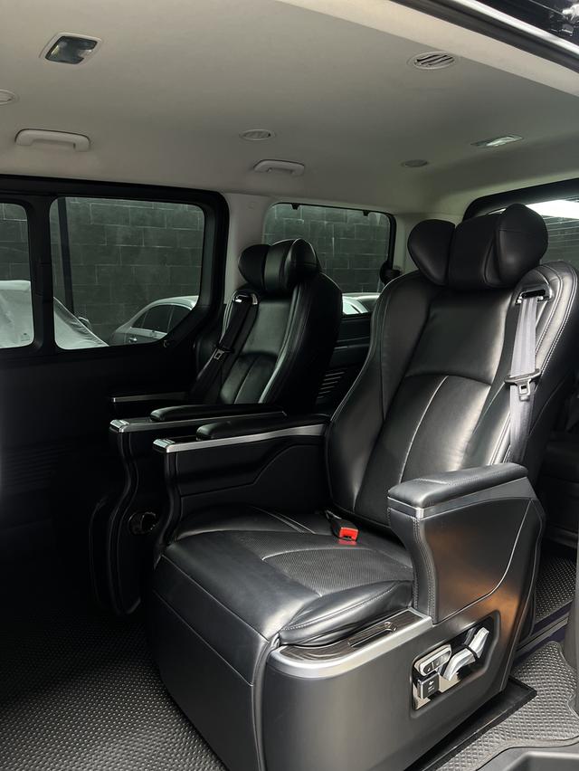 Hyundai Staria 2.2D Sel 10