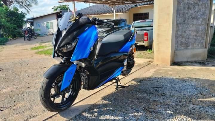 Yamaha Xmax สีน้ำเงิน 2