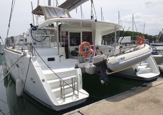 เรือใบ Catamaran Lagoon 400 S2 6