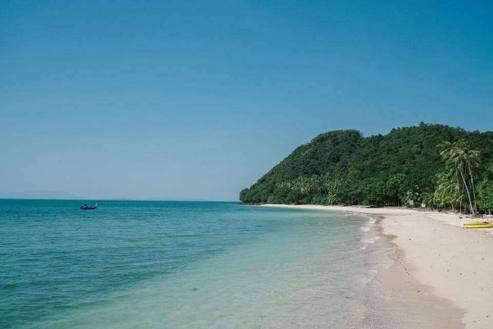 Land on Koh yao yai near the beach for sale