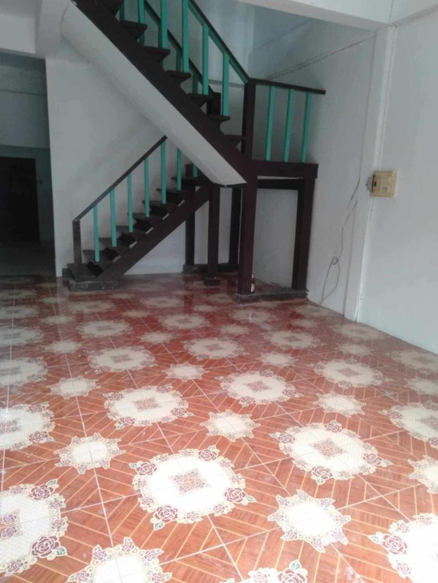 ขายด่วนทาวน์เฮ้าส์ 2 ชั้น บ้านอยู่ที่ สะเดา อ.สะเดา จะ.สงขลา 2 ห้องนอน 1 ห้องน้ำ  ใกล้หมู่บ้านสะเดาวิลล่า ราคา 990,000 บาท 
