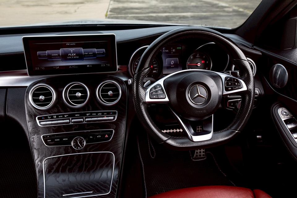 Benz C300 AMG Bluetec ปี 2015 สีเทา เบาะแดง  13
