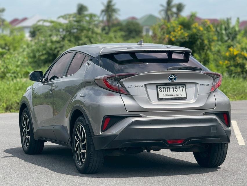 Toyota C-HR Hybrid HV TOP ปี 2018 สีเทา ออโต้ สภาพเยี่ยม ป้ายแดง มือเดียว