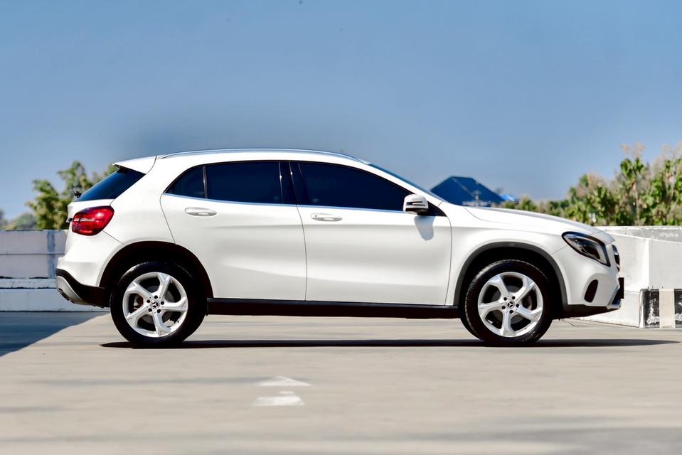 Mercedes-Benz GLA 200 AMG Dynamic 1.6 7A/T ปี 2019 7