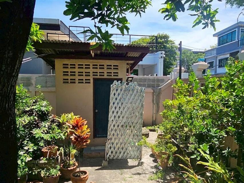 ขายบ้านพร้อมที่ดิน 1 งาน ริมคลอง ใกล้วัดอรุณ ในย่านเมืองเก่าฝั่งธนบุรี มีทางเข้าออก 2 ซอย 6