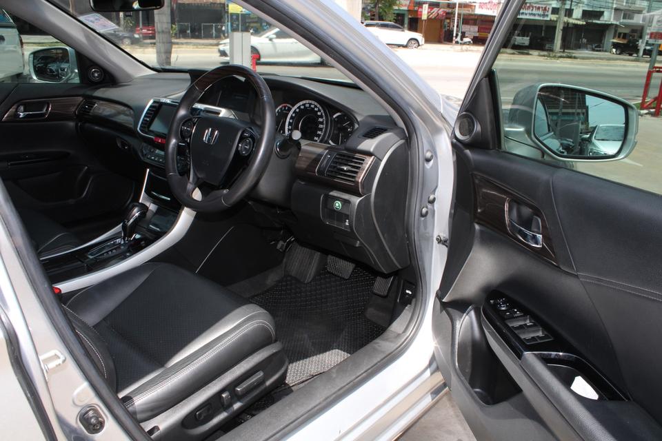 HONDA ACCORD 2.0 E สีเงิน ปี18 รูปที่ 8
