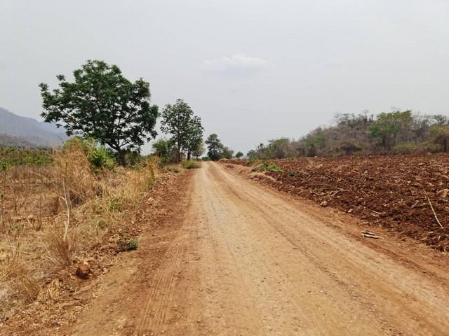 ที่ดินบ้านพร้อมโอนเจ้าของขายเอง ที่ดินติดภูเขา ต.พระนอน อ.เมือง จ.นครสวรรค์ วิวสวยมากๆๆ 5ไร่เศษ โทร 096-882-1857 1