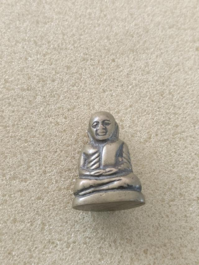 หลวงพ่อเงิน (รูปหล่อ)