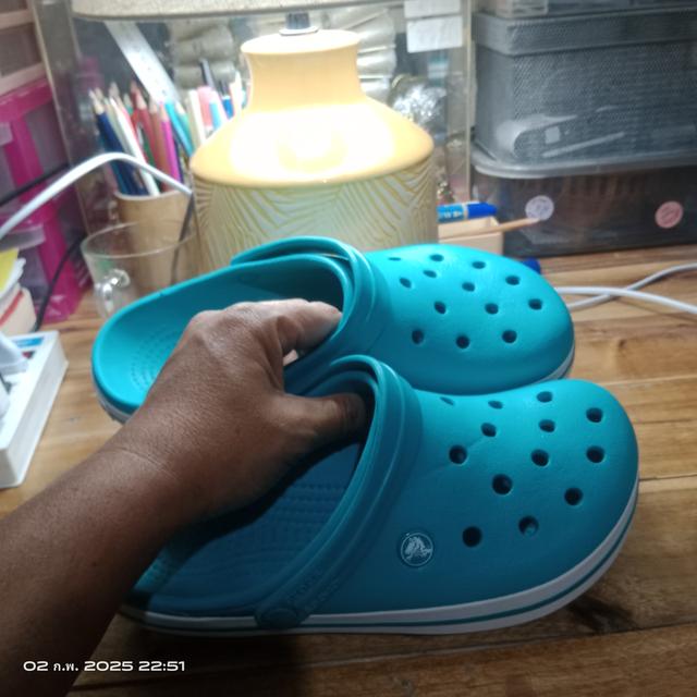 รองเท้า CROCS มือ2 แท้ 100% สีเขียวน้ำทะเล ขนาด M7 หรือ เบอร์ 40 ยาว25-25.5ซม. สภาพเกิน80% ราคา359฿ ค่าส่ง39฿ สอบถามข้อมูลเพิ่มเติม Line : @992pqeqo