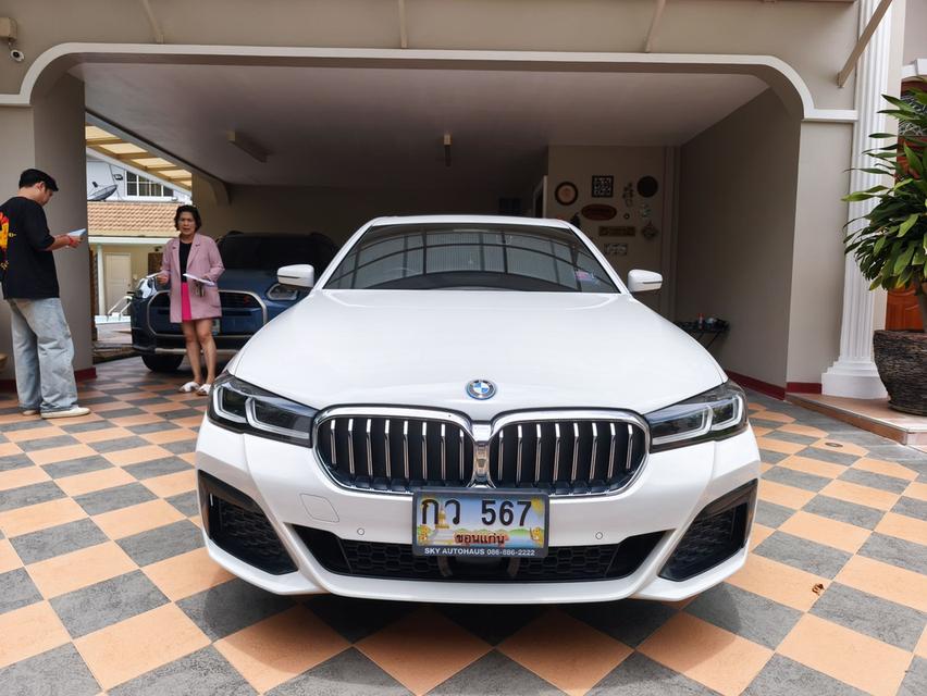รหัสรถ KPV567 2022 BMW 530e Msprort 10