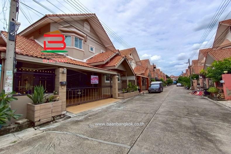 บ้านเดี่ยว หมู่บ้าน เอซีเฮ้าส์ 4 เนื้อที่ 51 ตรว. ใกล้บิ๊กซีลำลูกกาคลอง 4 ถนนลำลูกกา ตำบลลาดสวาย อำเภอลำลูกกา จังหวัดปทุมธานี