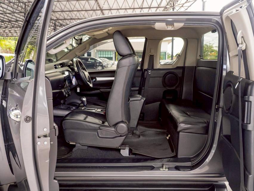 Toyota Hirux Revo 2.4 Mid Prerunner ปีจด 2023 17