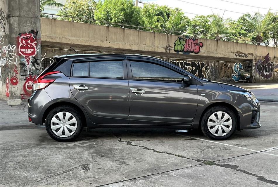 Toyota Yaris 1.2 E Hatchback auto ปี 2015 4