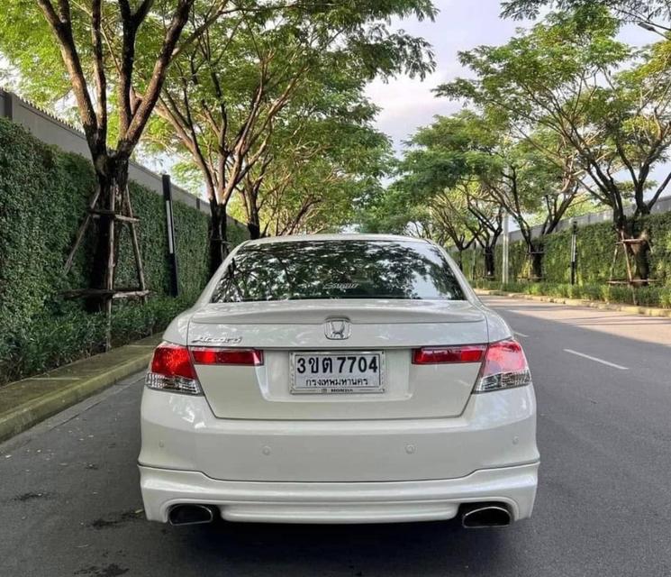 Honda Accord ปี 2010 สีขาวมุก 3