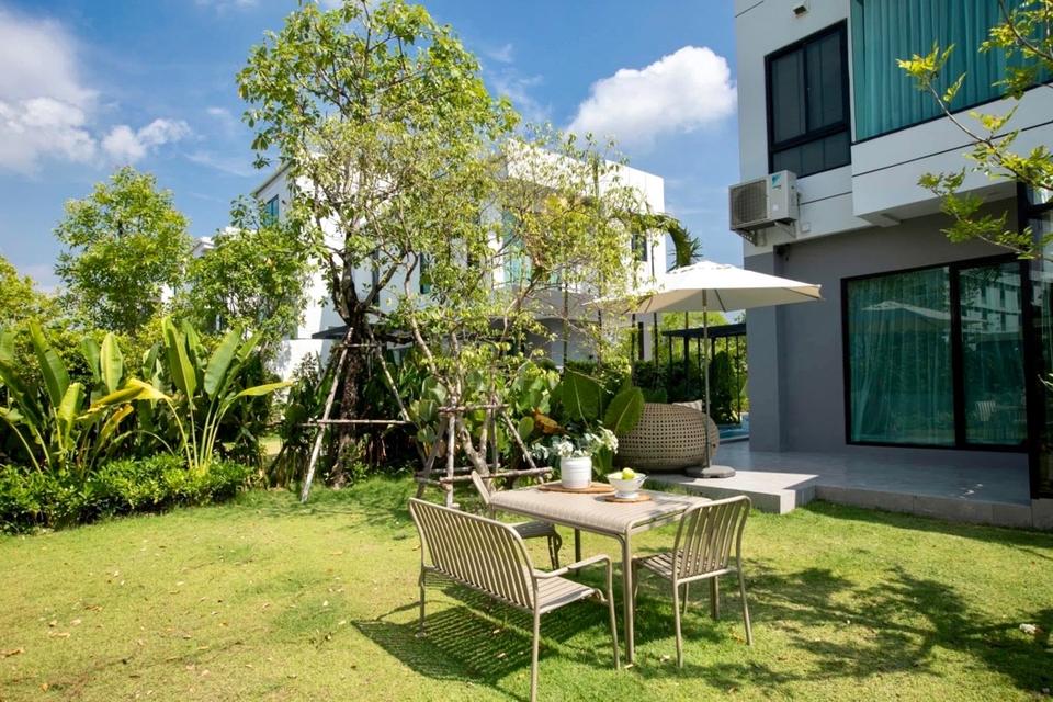 ให้เช่า Pool Villa บ้านเดี่ยว 3 ชั้น พร้อมสระว่ายน้ำ ใกล้สนามบินสุวรรณภูมิ แต่งสวย พร้อมเข้าอยู่ 2