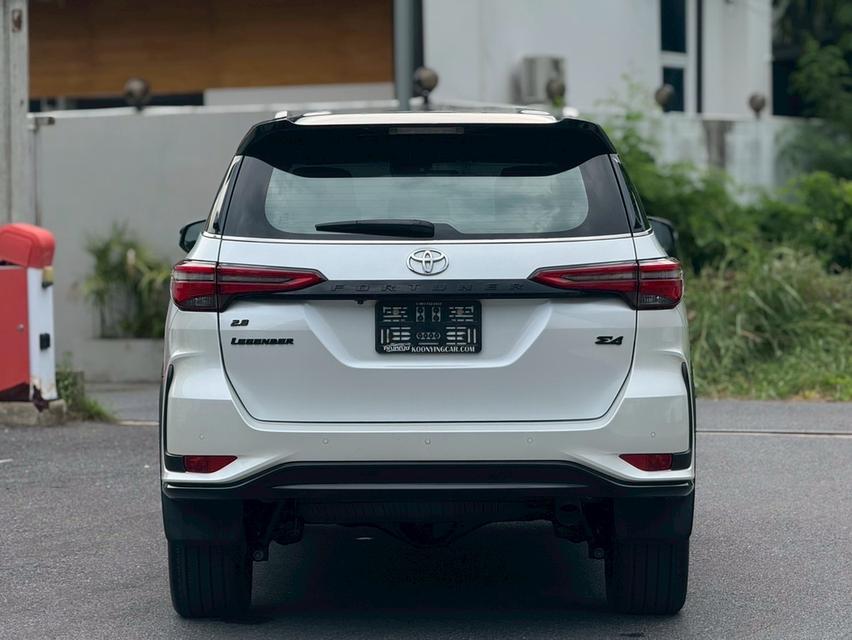 TOYOTA FORTUNER Wagon 4dr Legender 7st Auto 6sp RWD 2.8DCT 4WD รุ่นพิเศษ 60th AnniversaryY2022. สีขาว ออโต้