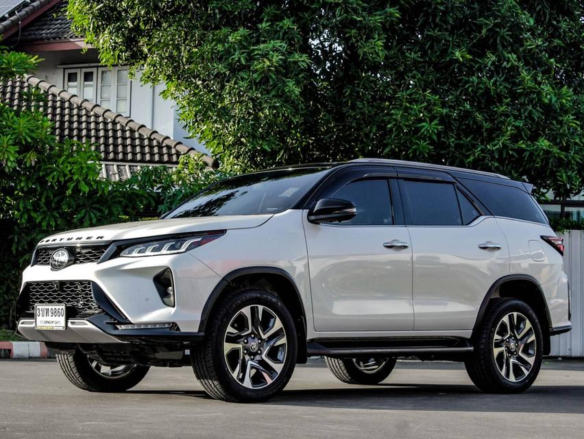 TOYOTA FORTUNER, 2.8 LEGENDER BLACK TOP ดีเซล 2021 รถสวย ใหม่ ใช้น้อยมาก