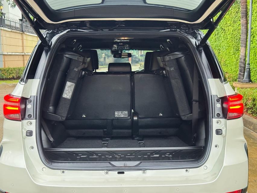 (แจ้งรหัสรถ AVA7357) 💥⭐️ Toyota Fortuner 2.8 GR Sport AT 4WD Black Top ปี 2022 รูปที่ 16