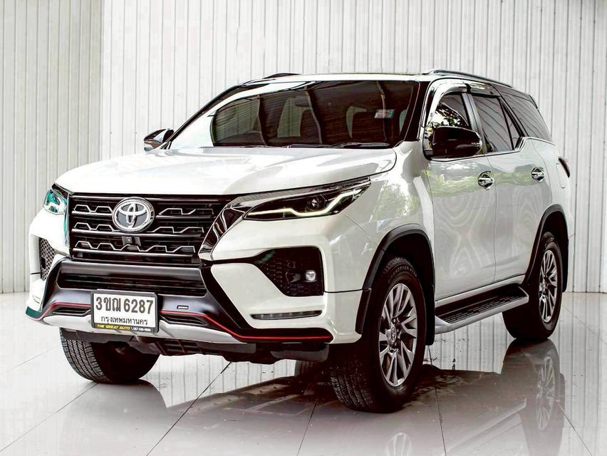 TOYOTA FORTUNER 2.4 V 4WD LEADER ปี 2022 โฉม ปี15-ปัจจุบัน