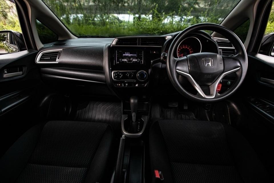 Honda Jazz 1.5S ปี 2018 สีดำ เกียร์ออโต้ มือเดียวป้ายแดง  15