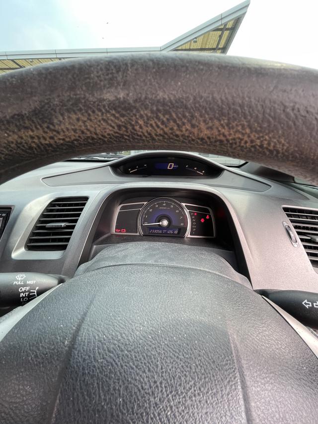 รถhonda civic FD 2010 เกียร์Auto สีบรอนด์ทอง รถบ้านมือแรก ไม่ติดแก๊ส ไม่ชนหนัก ไม่น้ำท่วม แต่มีรอยครูดกันชนหน้าหลัง และรอยบุบประตูข้างหลังคนขับ มีปร รูปย่อยที่ 3