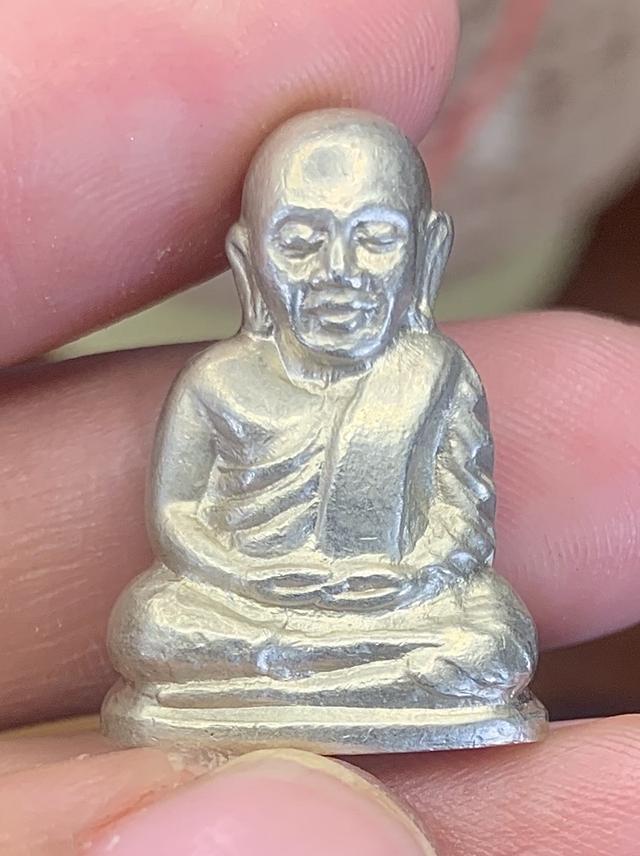 รูปหล่อหลวงพ่อเงิน 2515