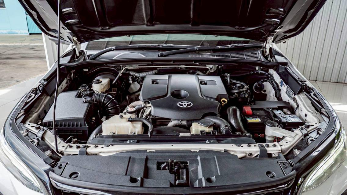 TOYOTA FORTUNER 2.4 LEGENDER BLACK TOP ปี 2020 สีขาว ดำ โฉม ปี15-ปัจจุบัน รูปที่ 15