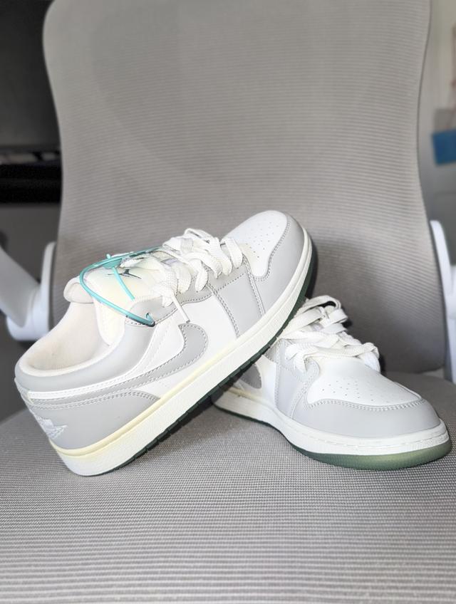 DC0774-105 AIR JORDAN 1 LOW 6