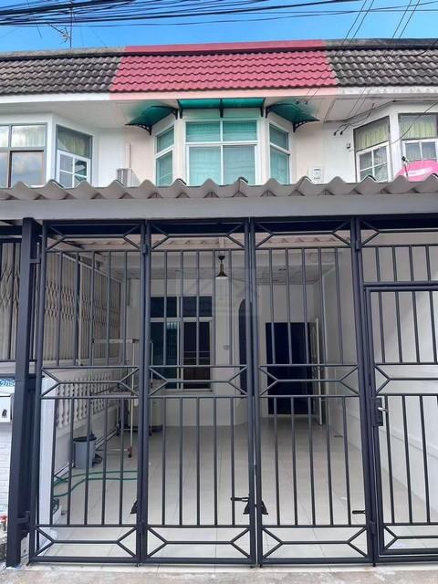 ให้เช่าทาวน์เฮ้าท์ 2 ชั้น 3 ห้องนอน ซอยประชาราษฏร์บำเพ็ญ24 ใกล้ MRT ห้วยขวาง 1