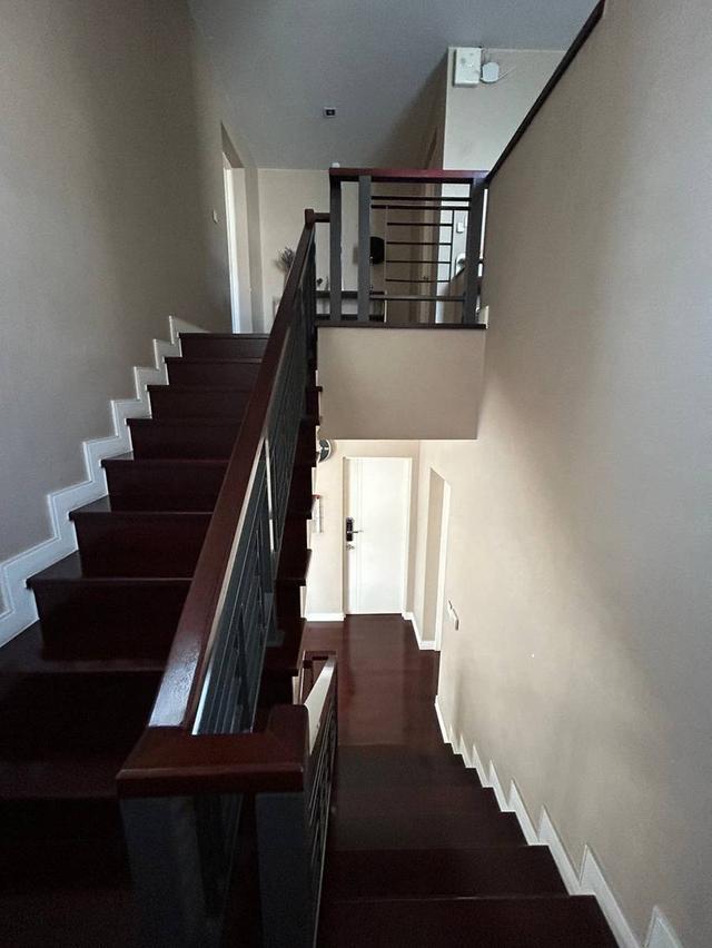 ขาย บ้านเดี่ยวสามชั้น โครงการฯนาราสิริ ทรอเพียรี่ นวมินทร์ 56 ตรว..เฟอร์นิเจอร์ครบ 4 นอน 6 ห้องน้ำ, ห้องแม่บ้าน ขายราคา 17 ล้านบาท 19