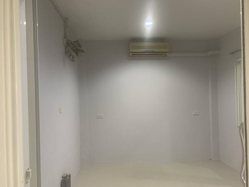 🚨 ขายด่วนมาก! ทาวน์โฮม 3 ชั้น The Exclusive พัฒนาการ 44 | 4 นอน 4 น้ำ จอด 2 คัน เพียง 5.75 ล้าน 4